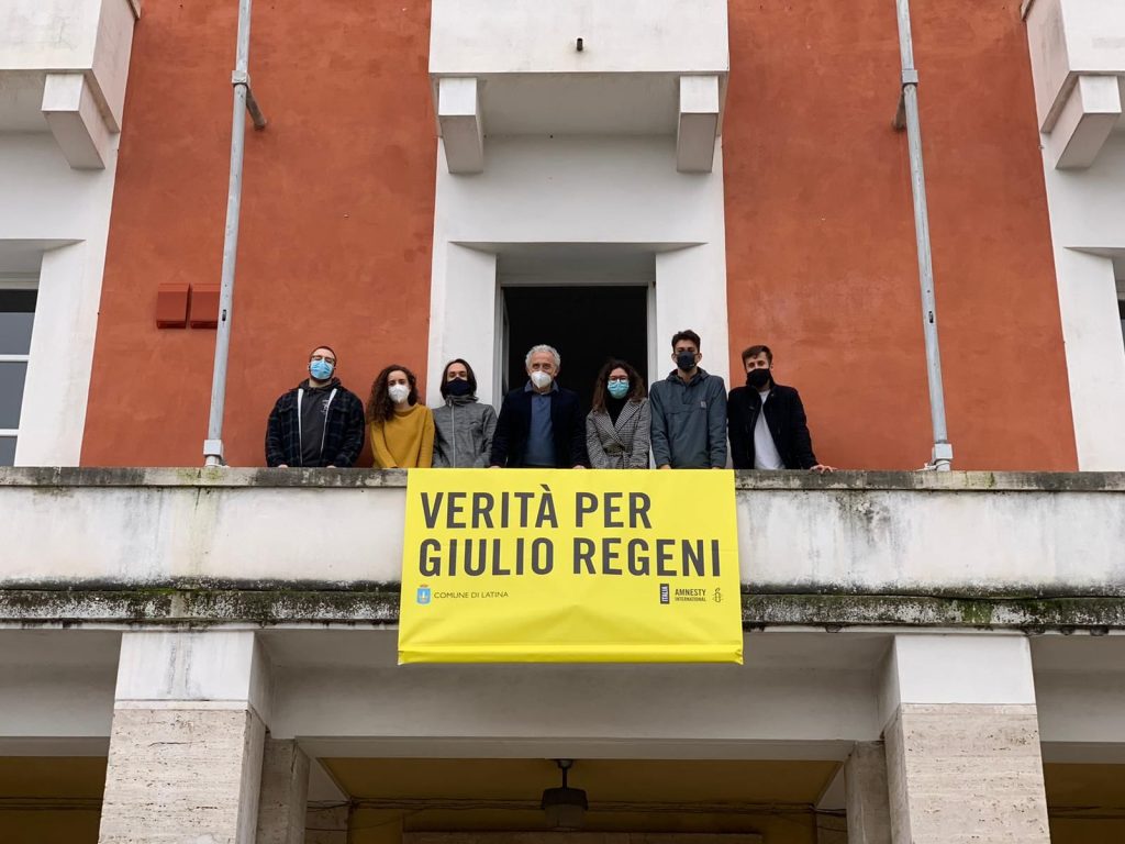 striscione giulio regeni latina, gruppo
