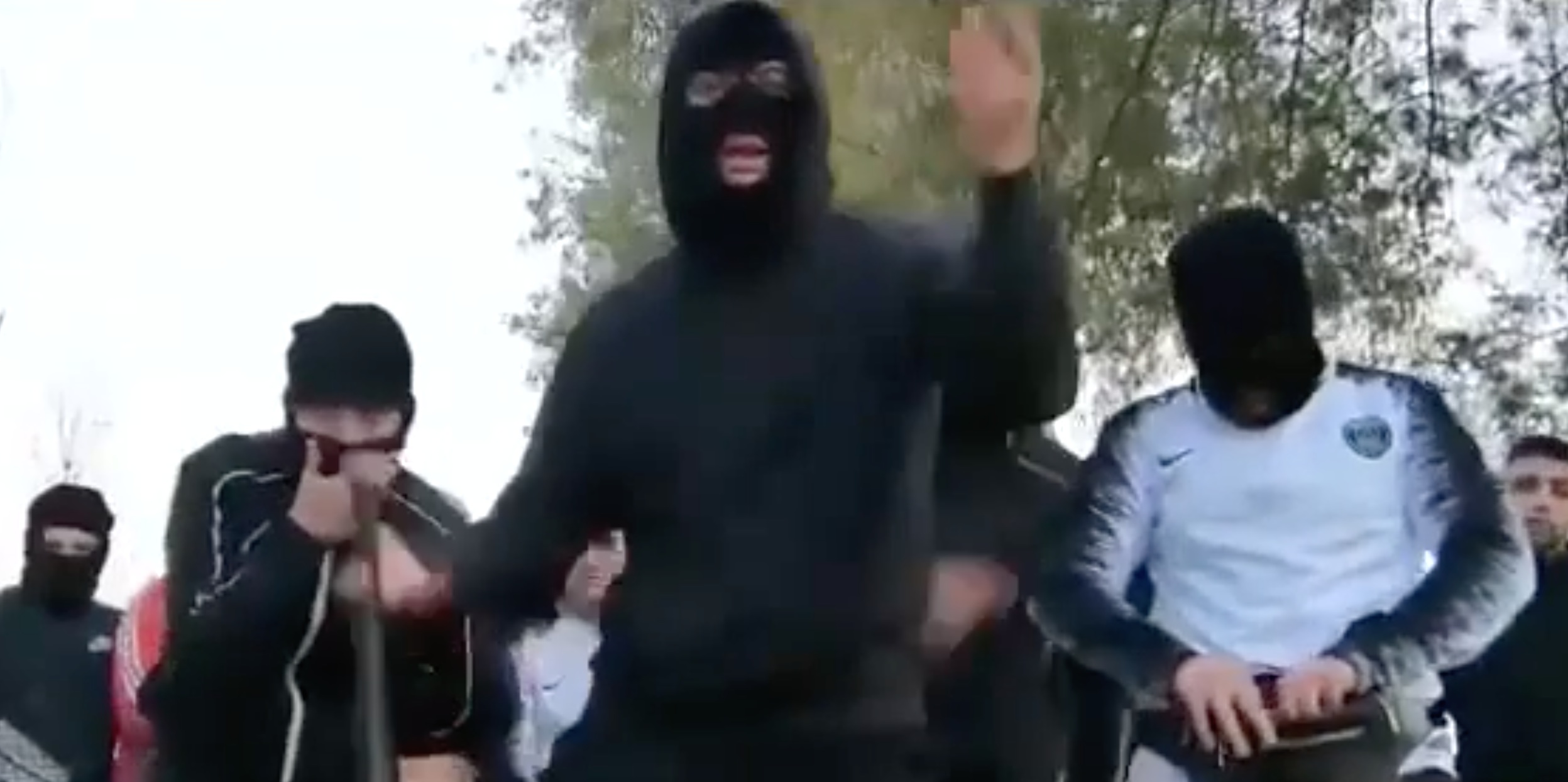 Il video, girato dai giovani ai Palazzoni, che inneggia al Clan Travali
