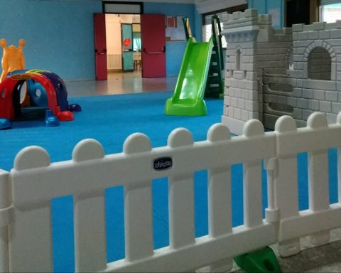 Scuola di Via Bachelet (foto da pagina Facebook)