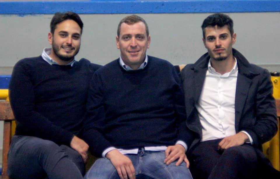 Andrea Fanti al centro tra i fratelli Di Marcantonio