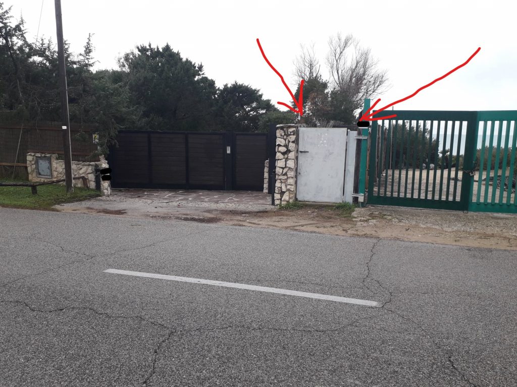 Il-sentiero-di-accesso-al-mare-Ex-Moravia-chiuso3-1024x768