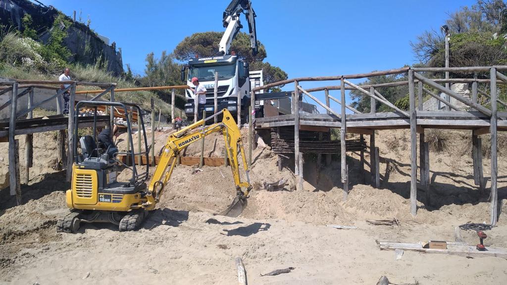 foto lavori accessi al mare tumulito (1)