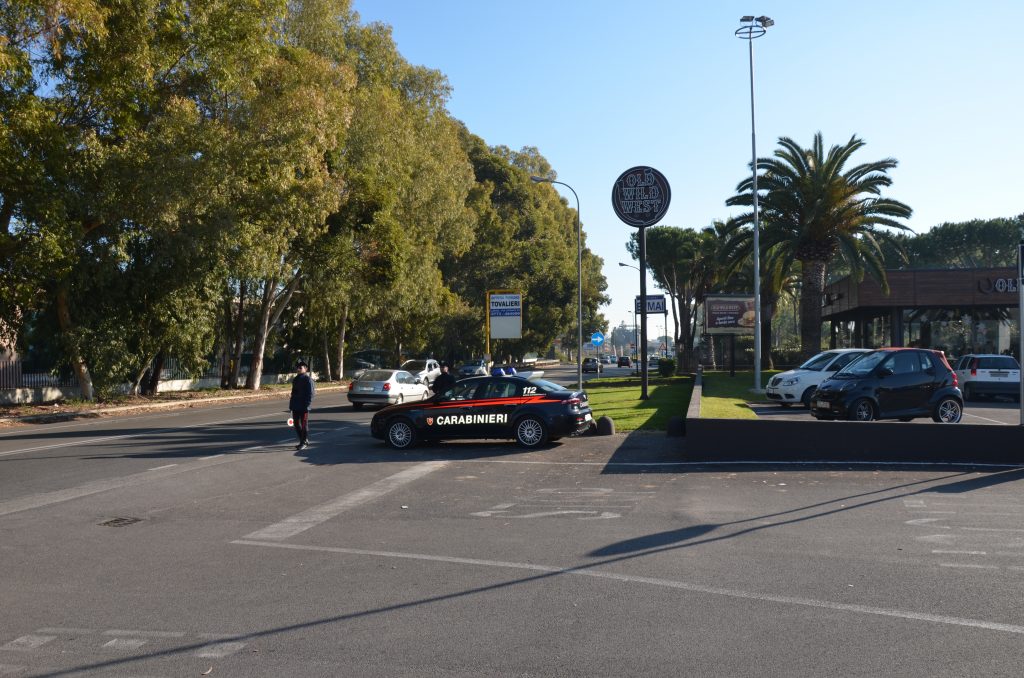 Carabinieri del Nucleo Operativo e Radiomobile di Latina mettono in atto un posto di controllo