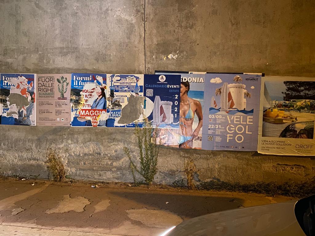 Manifesti in Via Palazzo, Formia