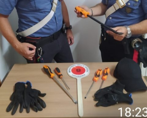 Arnesi da scasso sequestrat