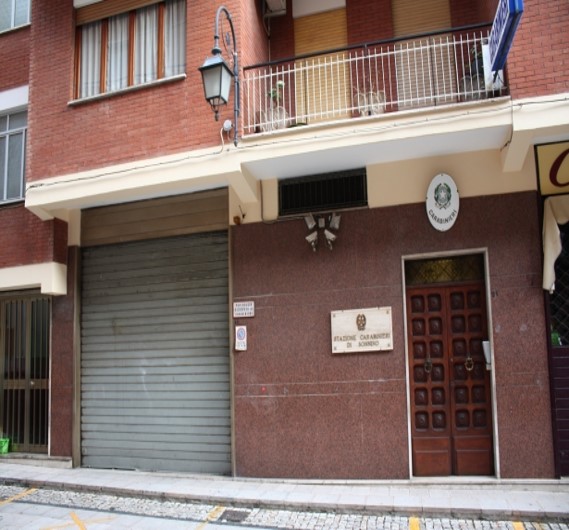 la caserma carabinieri di Sonnino