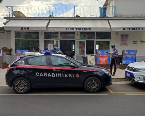 sopralluogo dei carabinieri di formia sul posto della rapina