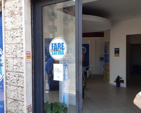 Il point elettorale di Annalisa Muzio dove è stato aggredito il candidato consigliere comunale Massimo Gibbini