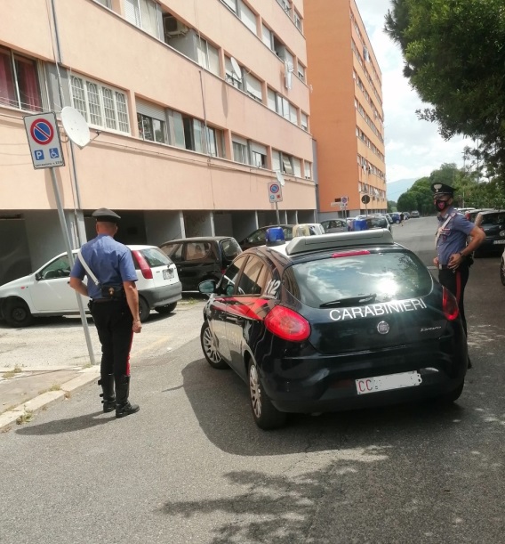 equipaggio dei carabinieri di aprilia