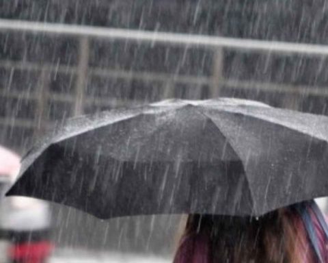 maltempo-ombrelli-aperti-nel-week-end-arrivano-pioggia-e-freddo