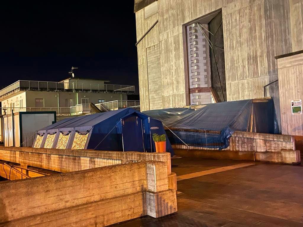 La tenda dormitorio allestita al Don Bosco