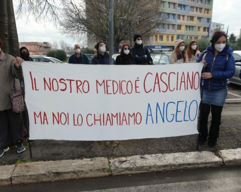 I cittadini in proteste per il trasferimento di Casciano a Sabaudia