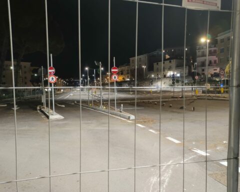 L'area all'ex stazione di Gaeta chiusa dal privato
