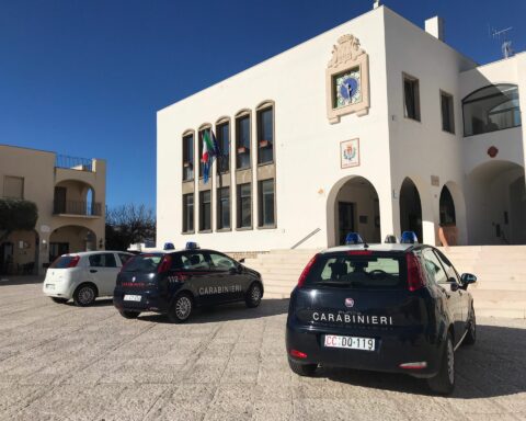 Carabinieri al Comune di Sperlonga