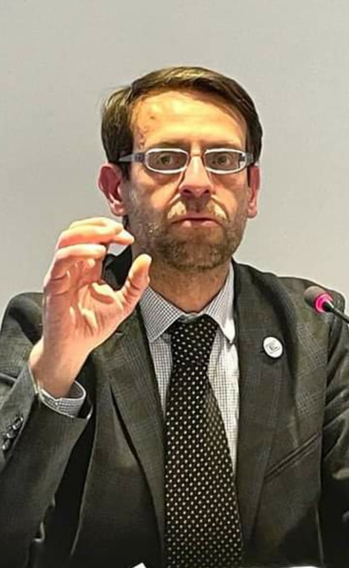Mario Leone