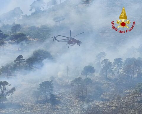 Incendio a Monte di Mola Formia3