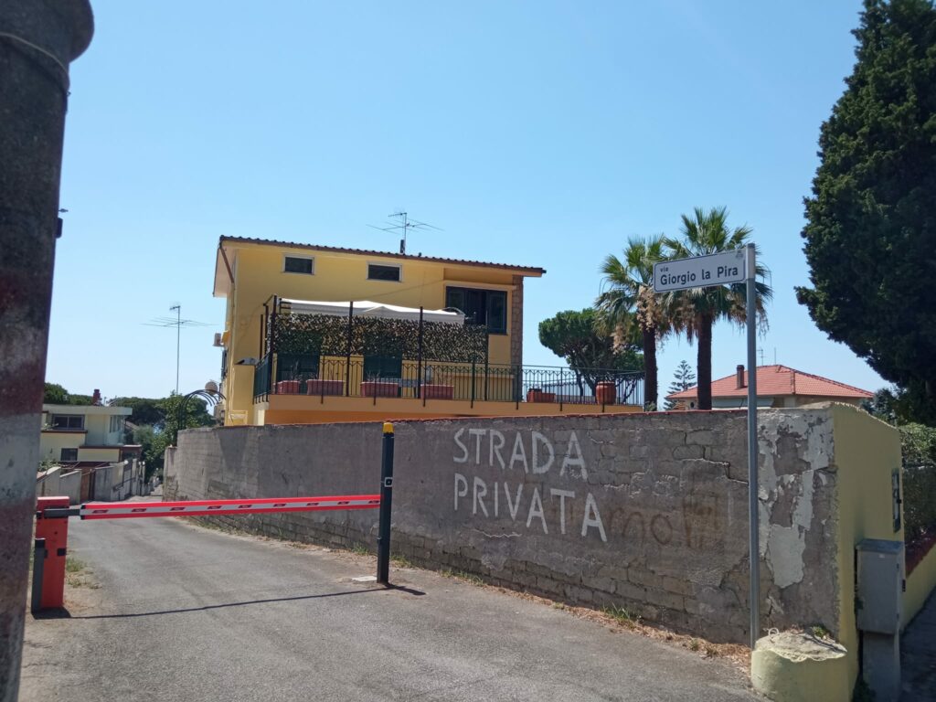 Sbarra a Via Giorgio La Pira