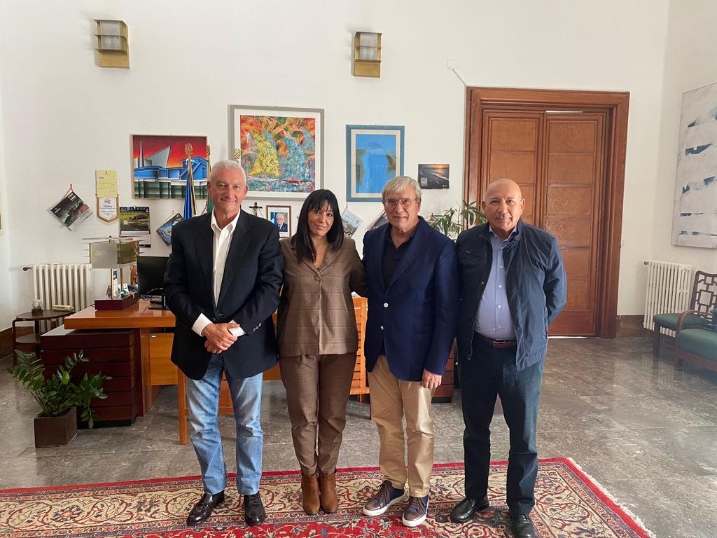il sindaco Mosca con l'on Miele, il consiglire di minoranza Di Capua e il coord. locale Lega, Ciriello