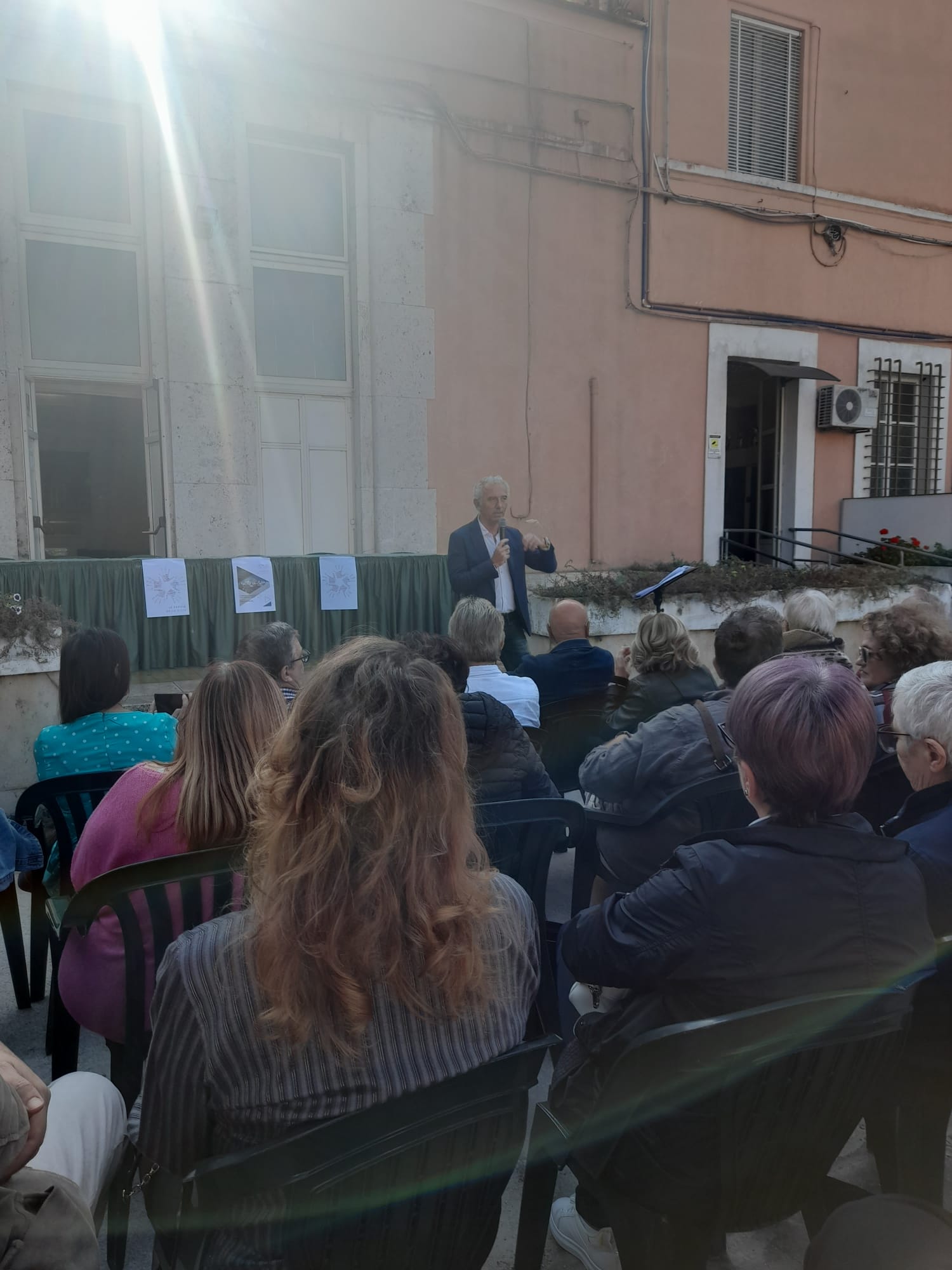 Damiano Coletta durante il suo discorso al Circolo Cittadino
