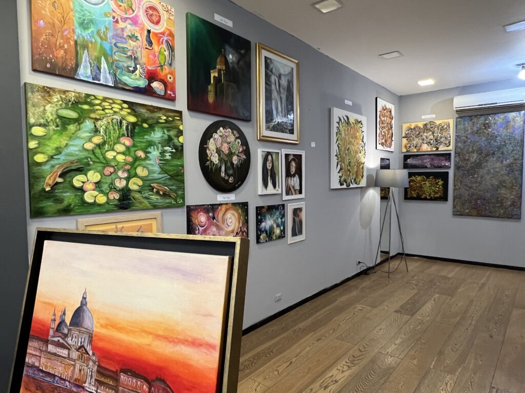 Dicembre ad arte Centro Morbella 3 dicembre 2022 - Quadri in esposizione