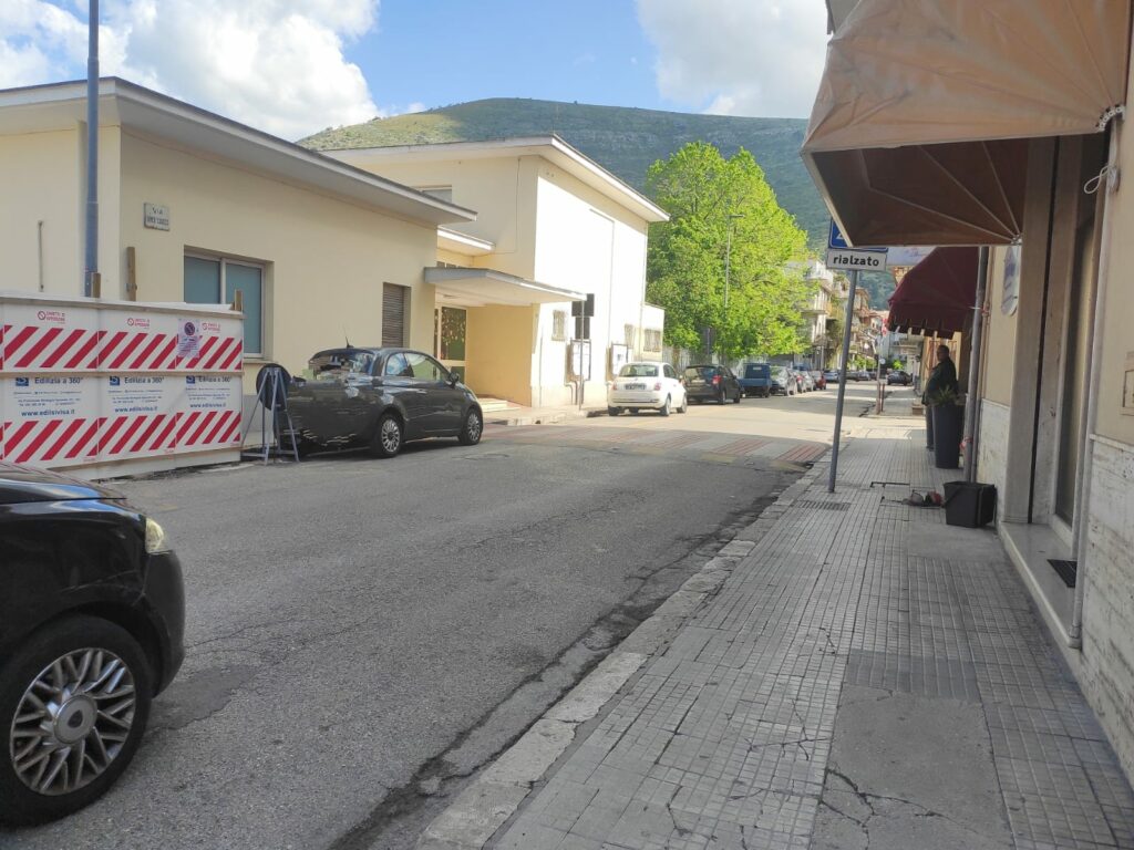 Via Edificio Scolastico