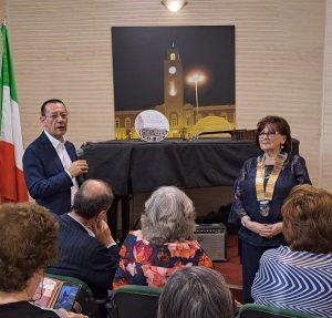 Il presidente del Rotary Club Latina Gianluca Carfagna e la presidente dell'Inner Wheel Latina Giovanna Luppino Castellitto