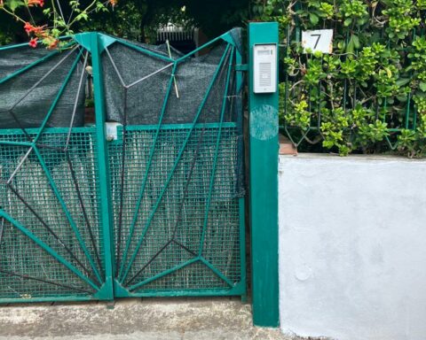 Viale dei Pini 7 presso il Villaggio del Sole a Formia