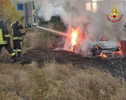 L'auto andata a fuoco il 12 ottobre