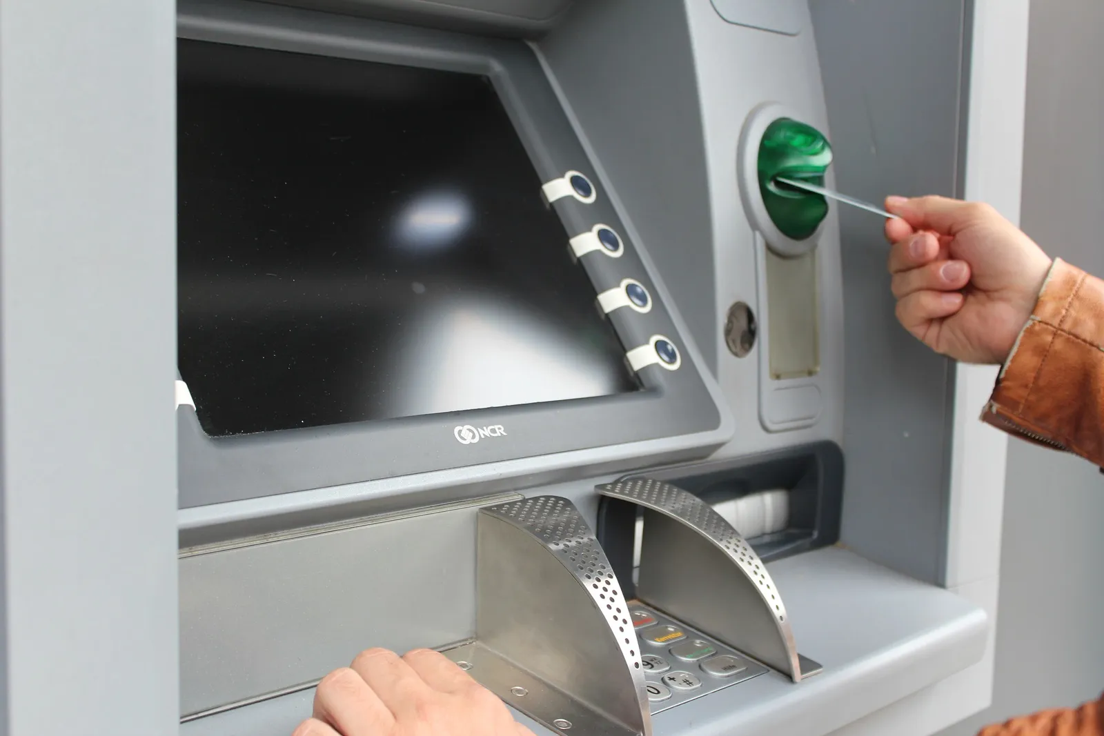 sportello bancomat