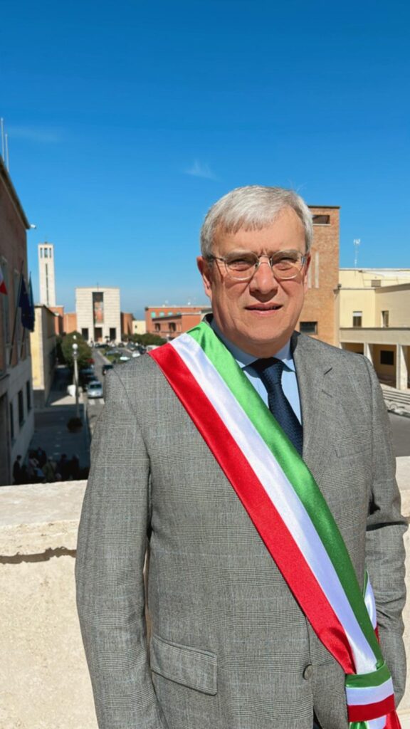 Il sindaco di Sabaudia, Alberto Mosca